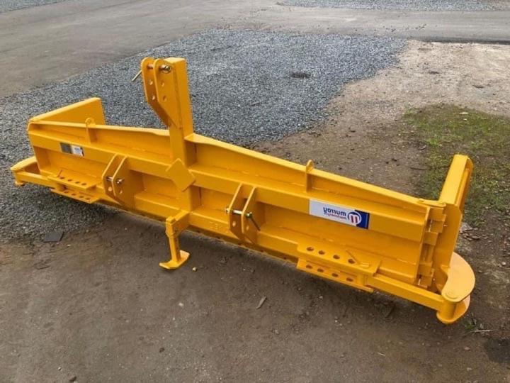 Dozer blade with front linkage