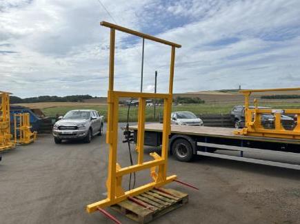 2m high Bale Spike with hydraulic adjustable goal post