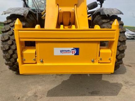 Pin and cone headstock cw hydraulic locking made to suit a JCB 560-80 telehandler.